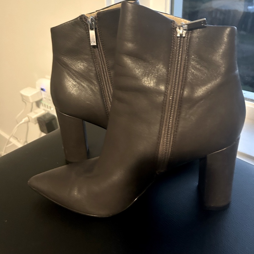 Marc Fisher size 7 women bootie